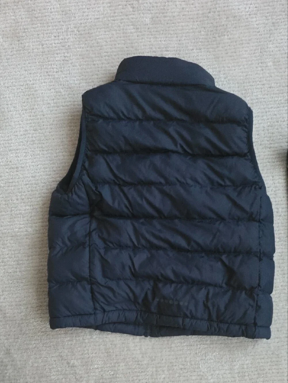 Size 6/7 Boys Clothing 4 Pieces. 2 Zip Up Hoodies, 1 Vest, 1 s/s Button Up